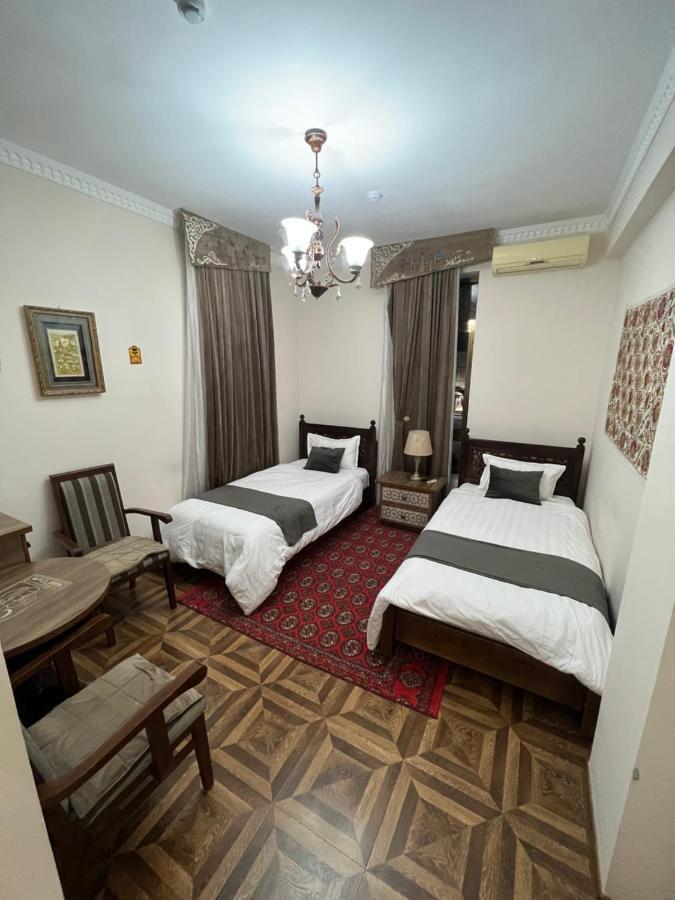 בוקורו Hotel Kupala מראה חיצוני תמונה
