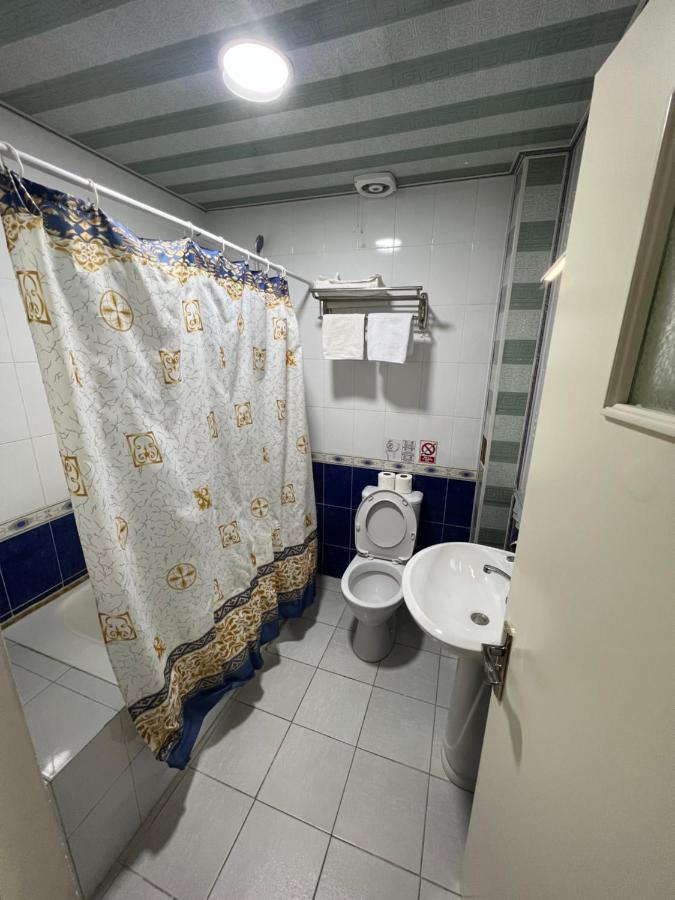 בוקורו Hotel Kupala מראה חיצוני תמונה
